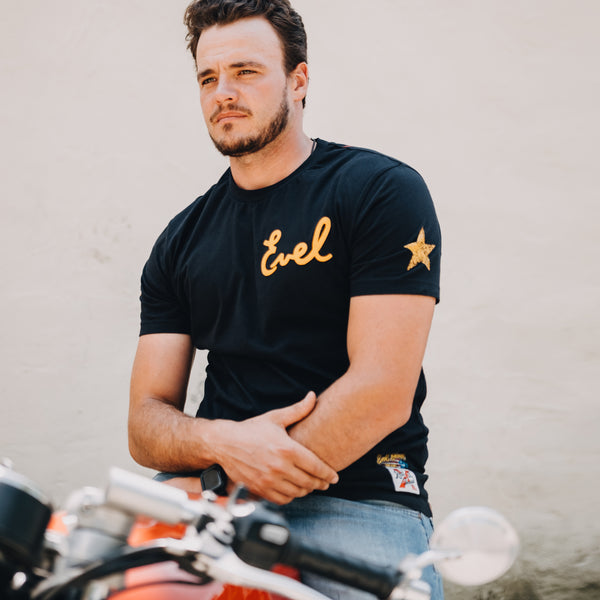 'The Showman' Legacy Crewneck Tee