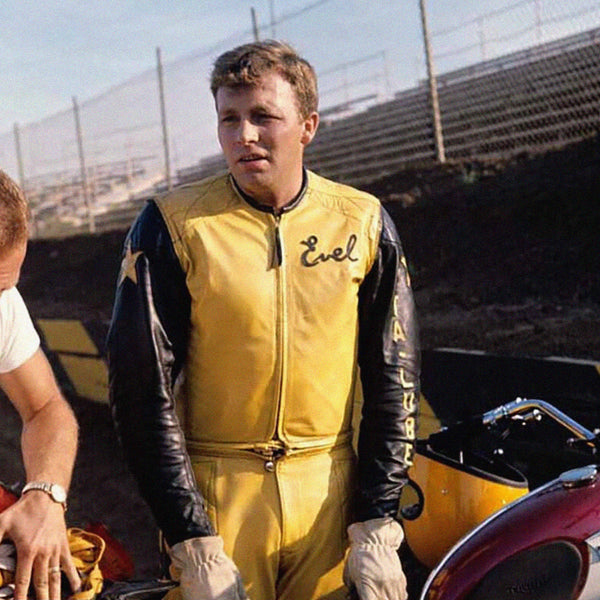 'The Showman' Legacy Crewneck Tee